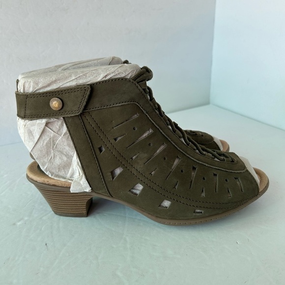 Earth Kristen NIB Open Toe Lave Up Heel Bootie Sandals Dark Olive NuBuck - Picture 6 of 9